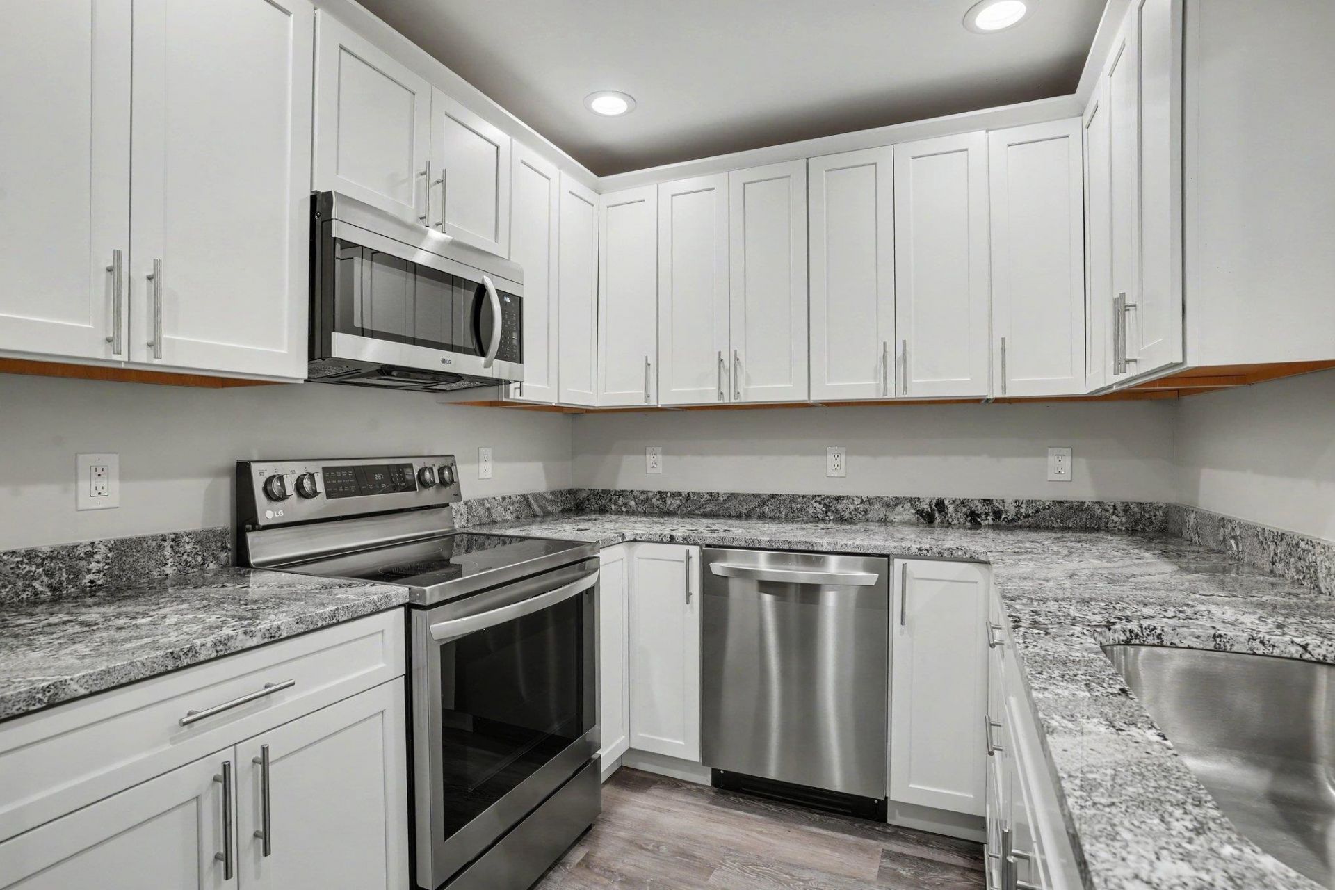 206 Maple St. Photo 12