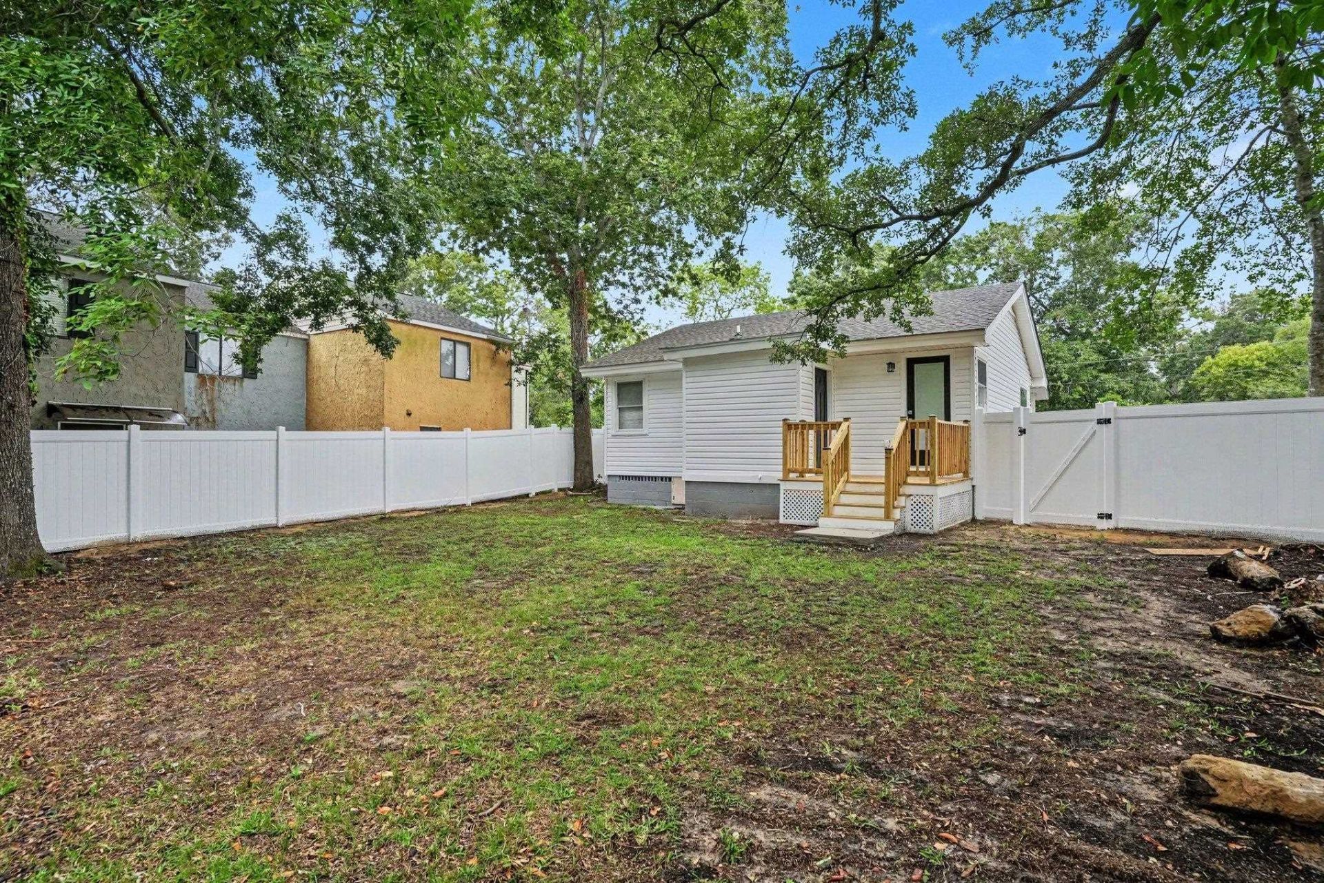 206 Maple St. Photo 27