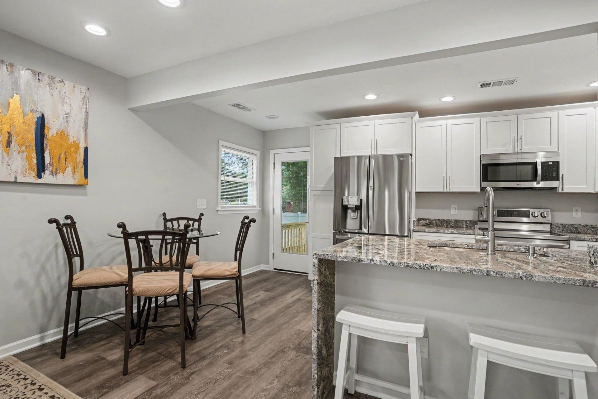 206 Maple St. Photo 8