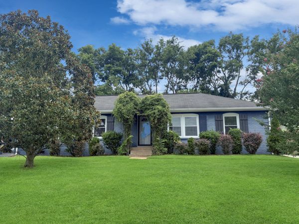 514 Continental Dr, Nashville, TN 37209