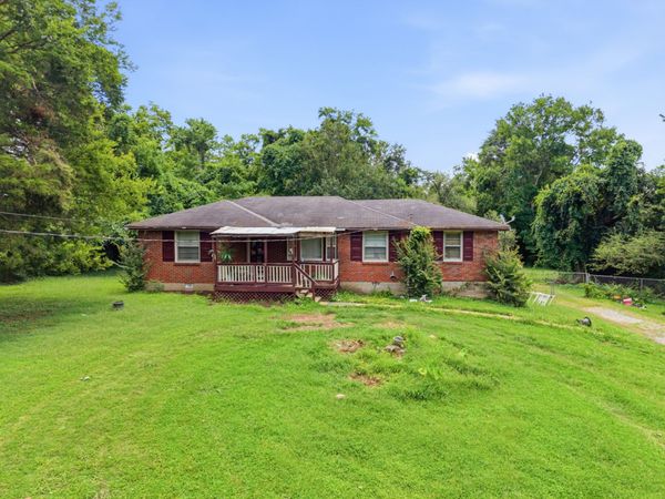 103 Port Dr , Madison, TN 37115