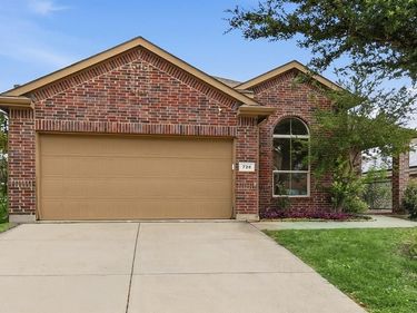 720 Rio Bravo Drive, Fort Worth, TX 76052