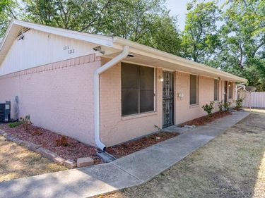1216 E Baltimore Avenue , Fort Worth, TX 76104