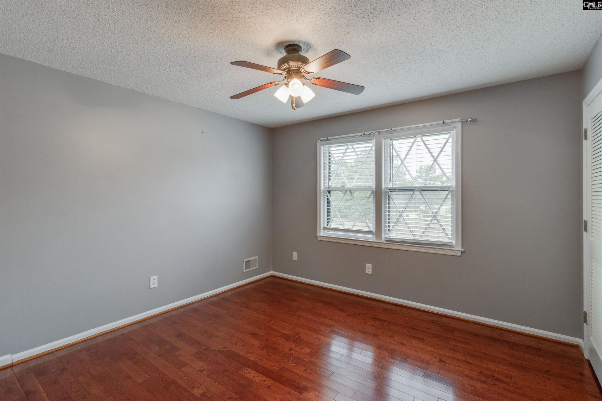 305 Viking Drive Photo 14