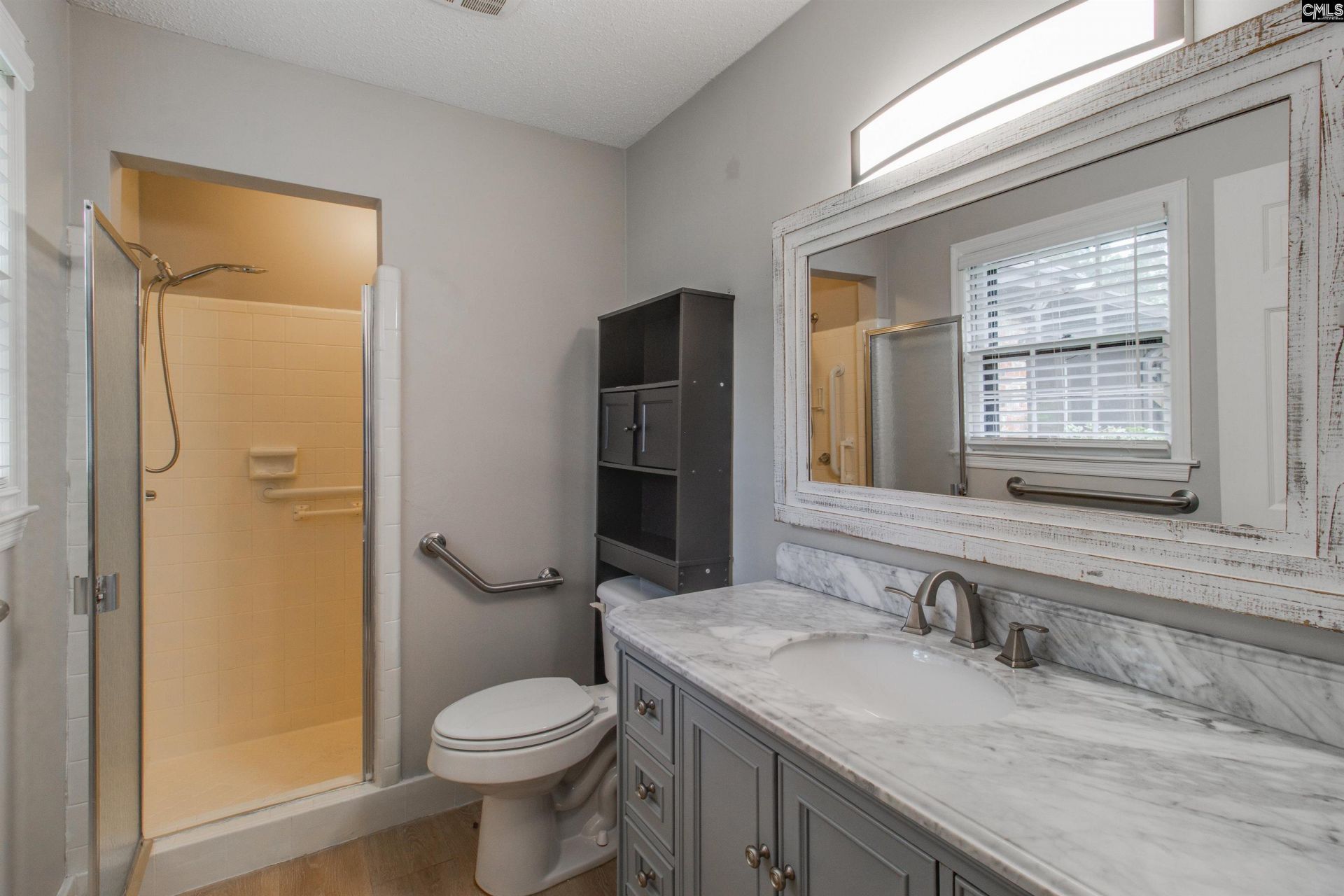 305 Viking Drive Photo 21