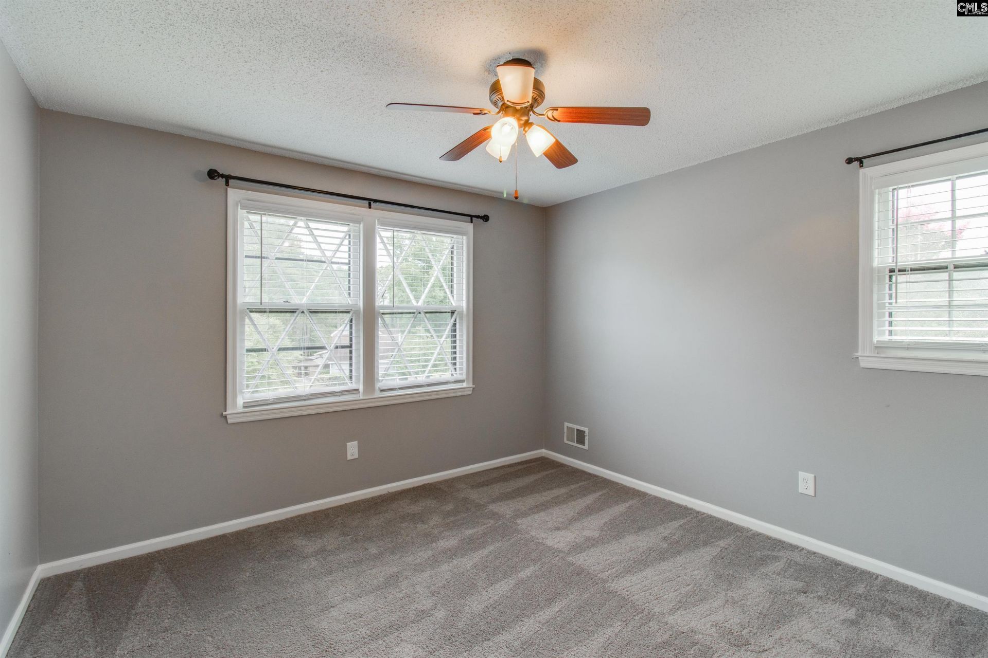 305 Viking Drive Photo 22