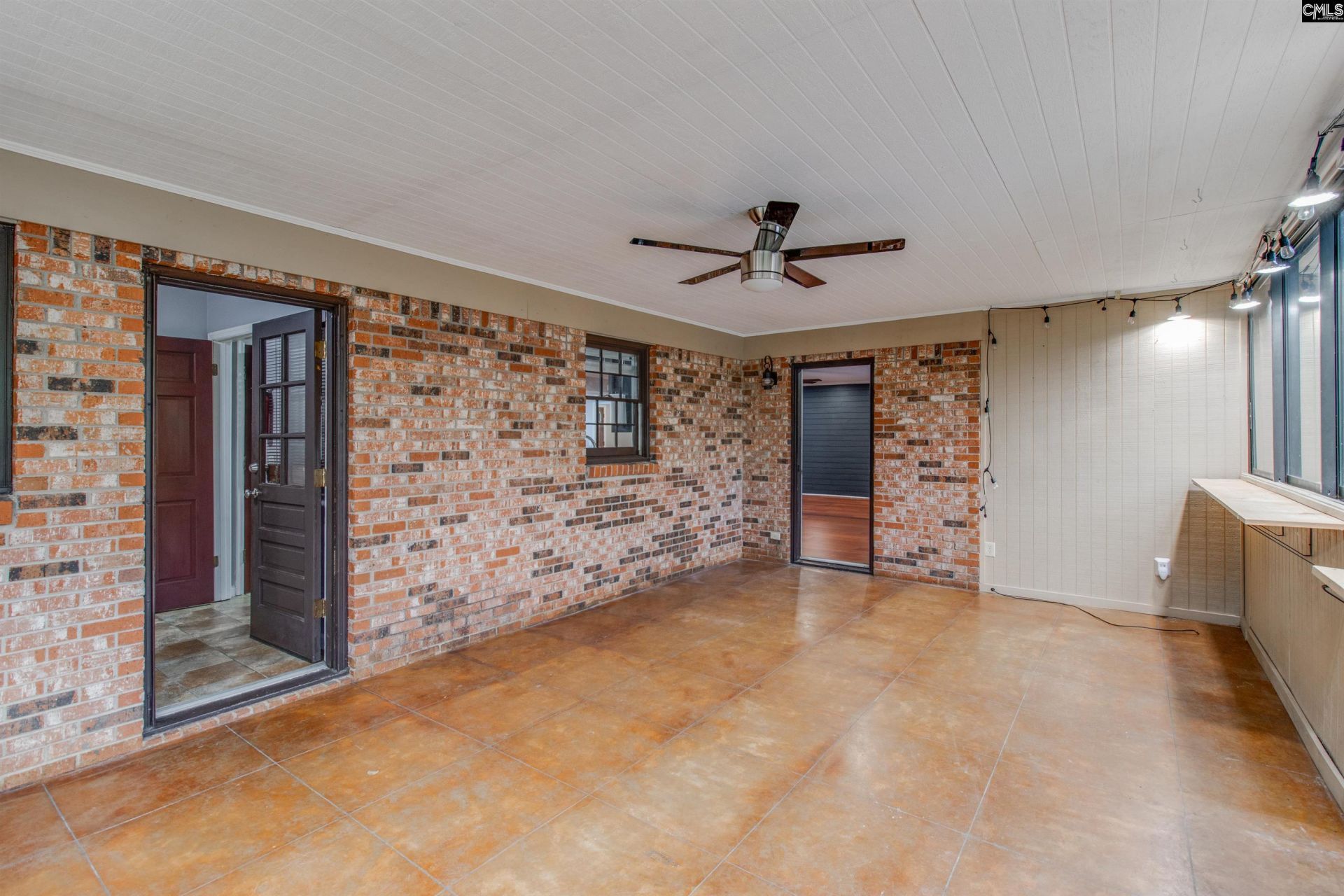 305 Viking Drive Photo 25