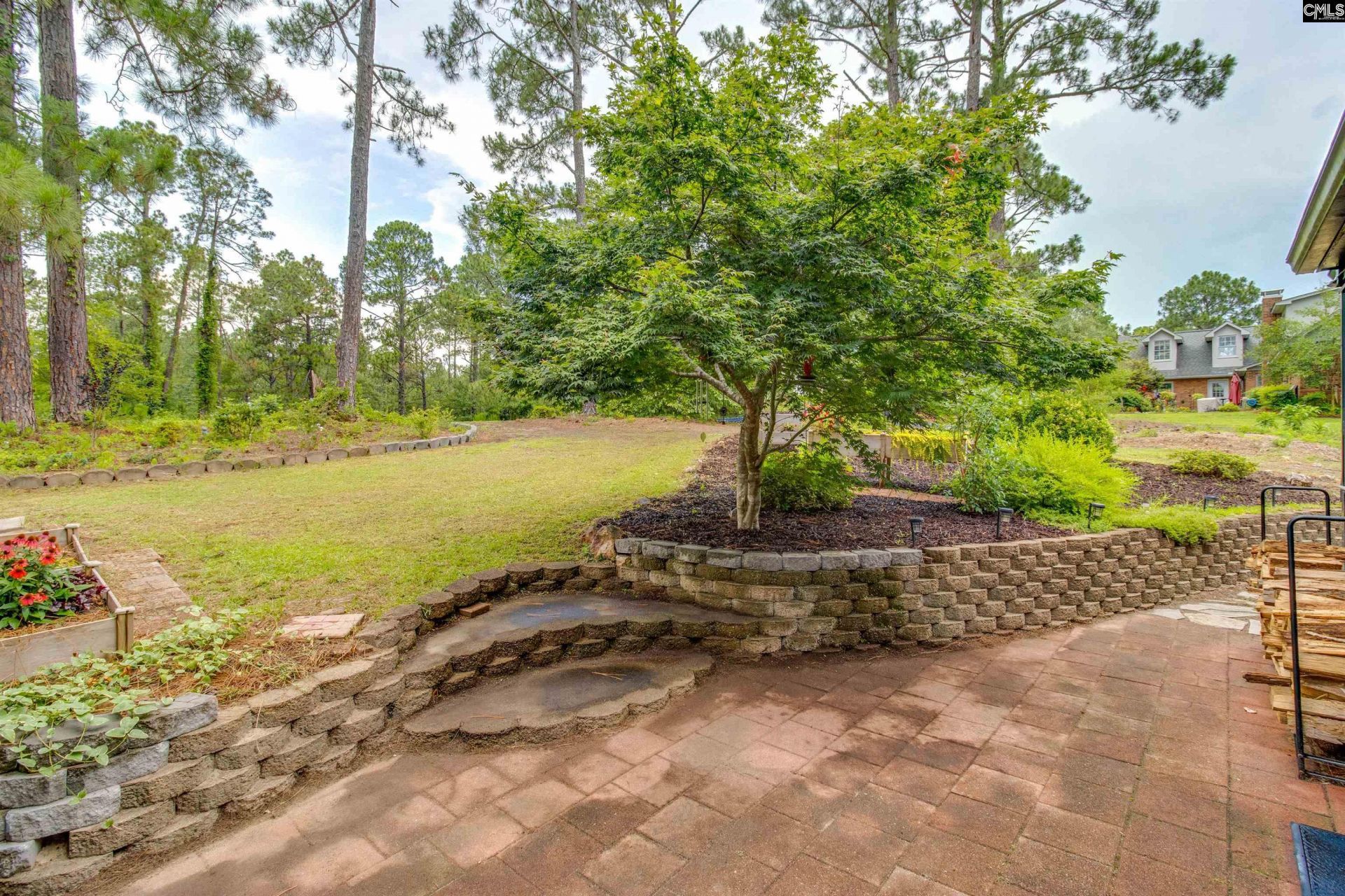 305 Viking Drive Photo 32