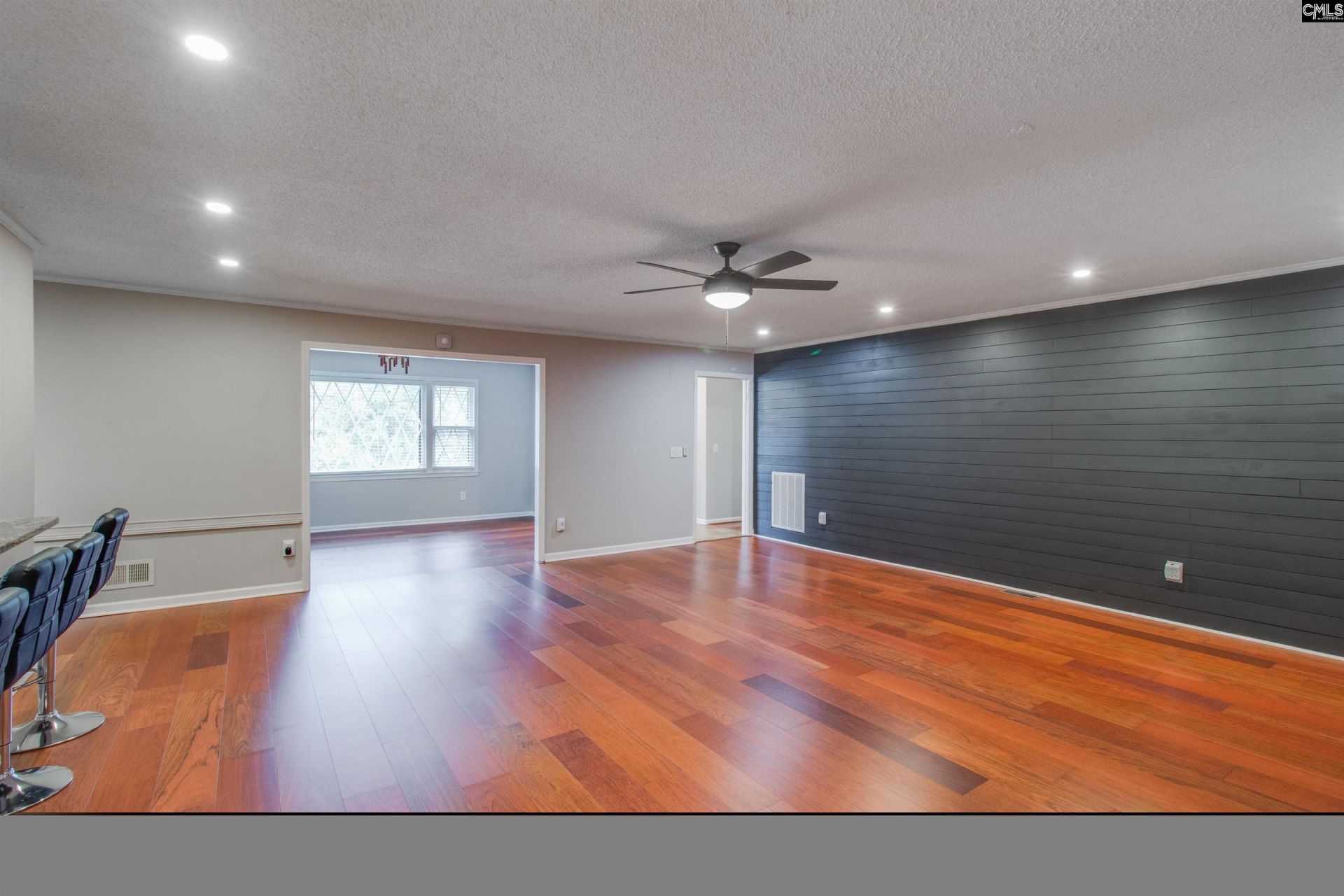 305 Viking Drive Photo 8