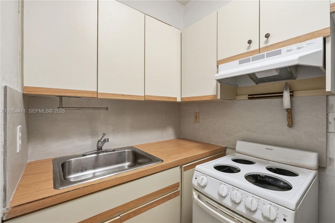 3409 S Le Jeune Rd , Unit 11, Coral Gables, FL 33134 Photo