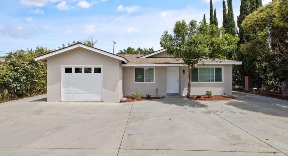 4222 W Victor Ave, Visalia, CA 93277 Photo
