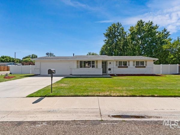 2217 N Middlefield Road, Boise, ID 83704