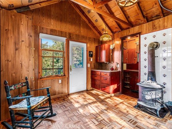 21747 Ridge Drive, Cedarpines Park, CA 92322