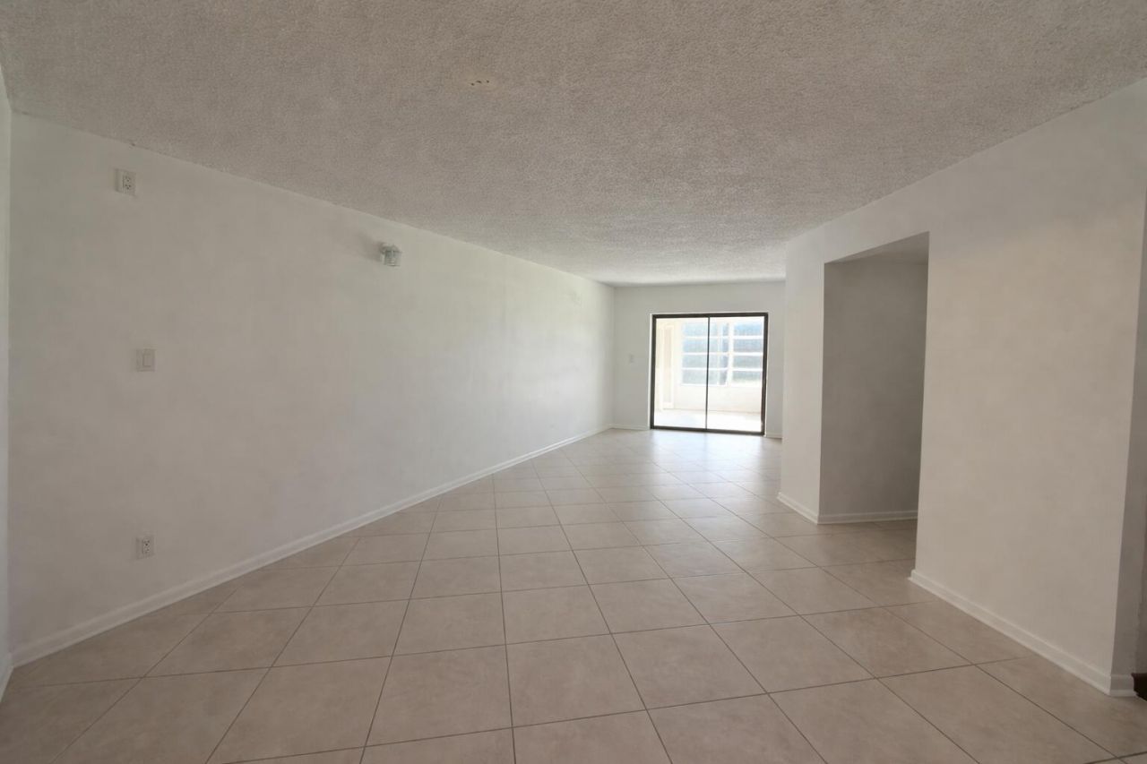 9440 SW 8th Street, Unit 208, Boca Raton, FL 33428 Photo