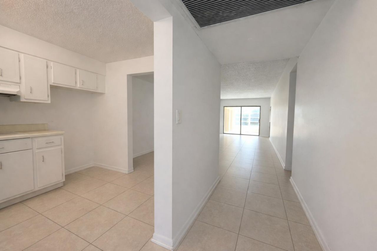9440 SW 8th Street, Unit 208, Boca Raton, FL 33428 Photo