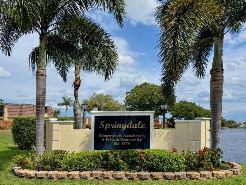 22 Springdale Circle, Palm Springs, FL 33461 Photo