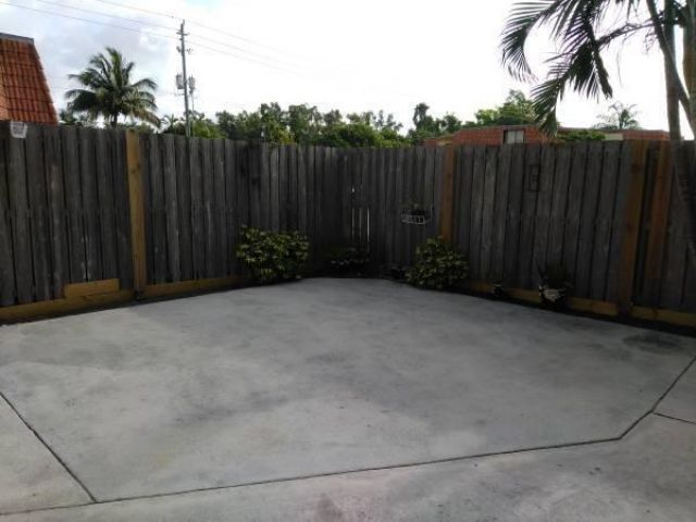 22 Springdale Circle, Palm Springs, FL 33461 Photo