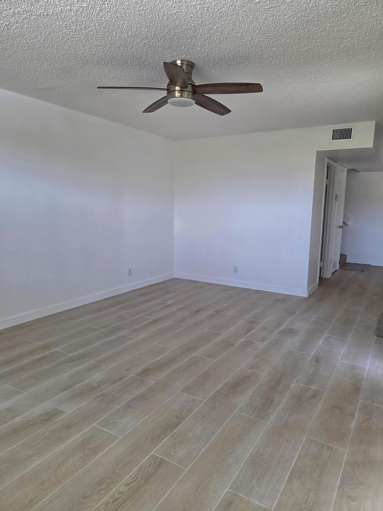 22 Springdale Circle, Palm Springs, FL 33461 Photo