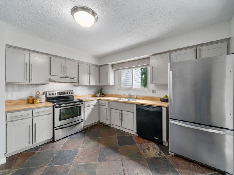 2805 Shellwick Court, Columbus, OH 43235 Photo 13