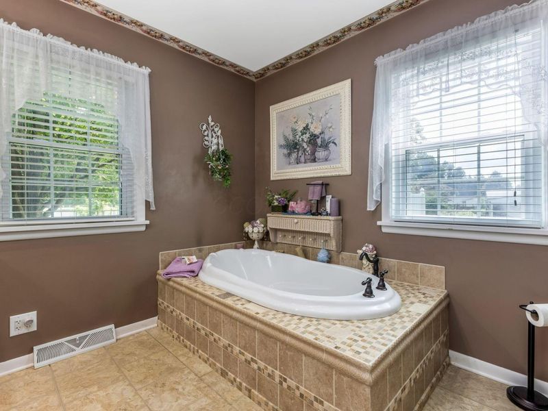 892 Fieldson Drive , Heath, OH 43056 Photo 25