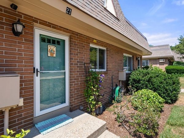 21 Walcott Valley Dr, Unit 21, Hopkinton, MA 01748