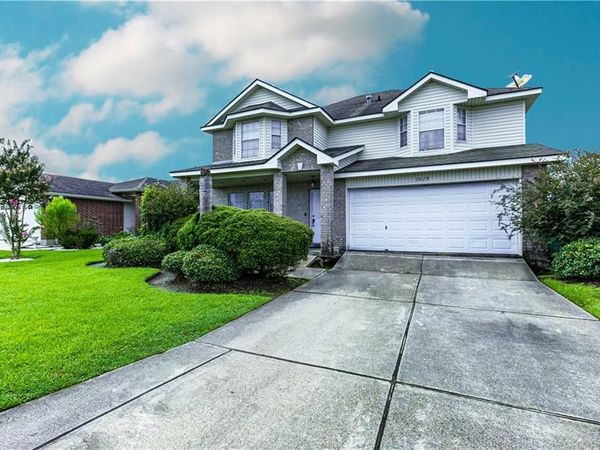 2029 N VILLAGE GREEN Street, Harvey, LA 70058