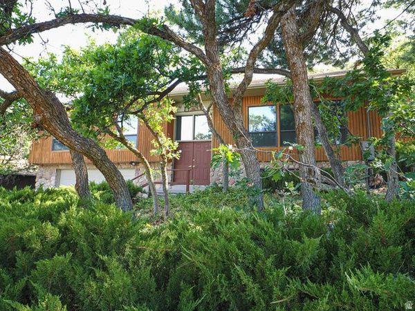 8705 S KINGS HILL DRIVE DR E, Cottonwood Heights, UT 84121
