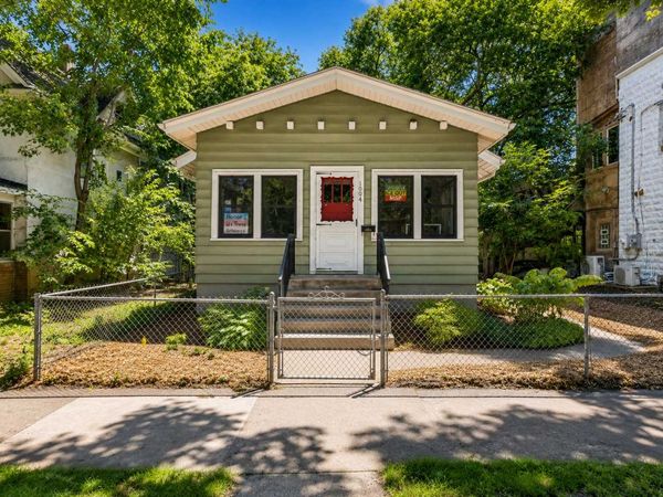 1004 26th Avenue SE, Minneapolis, MN 55414