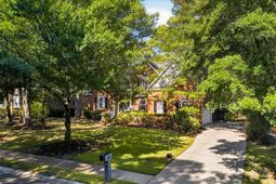 8843 E Fairway Woods Drive photo 4