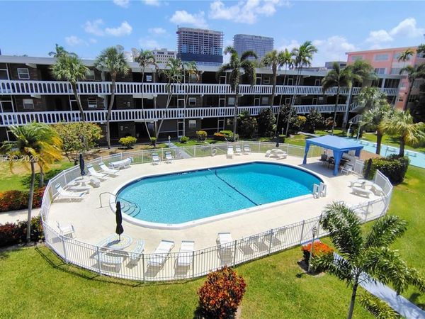 201 NE 14th Ave , Unit 5C, Hallandale Beach, FL 33009
