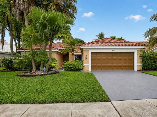 709 NW 177th Ave , Pembroke Pines, FL 33029