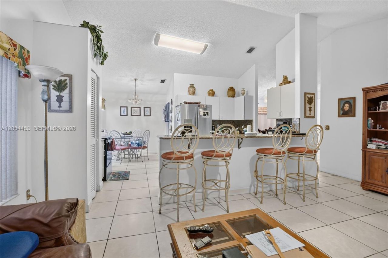 709 NW 177th Ave , Pembroke Pines, FL 33029 Photo
