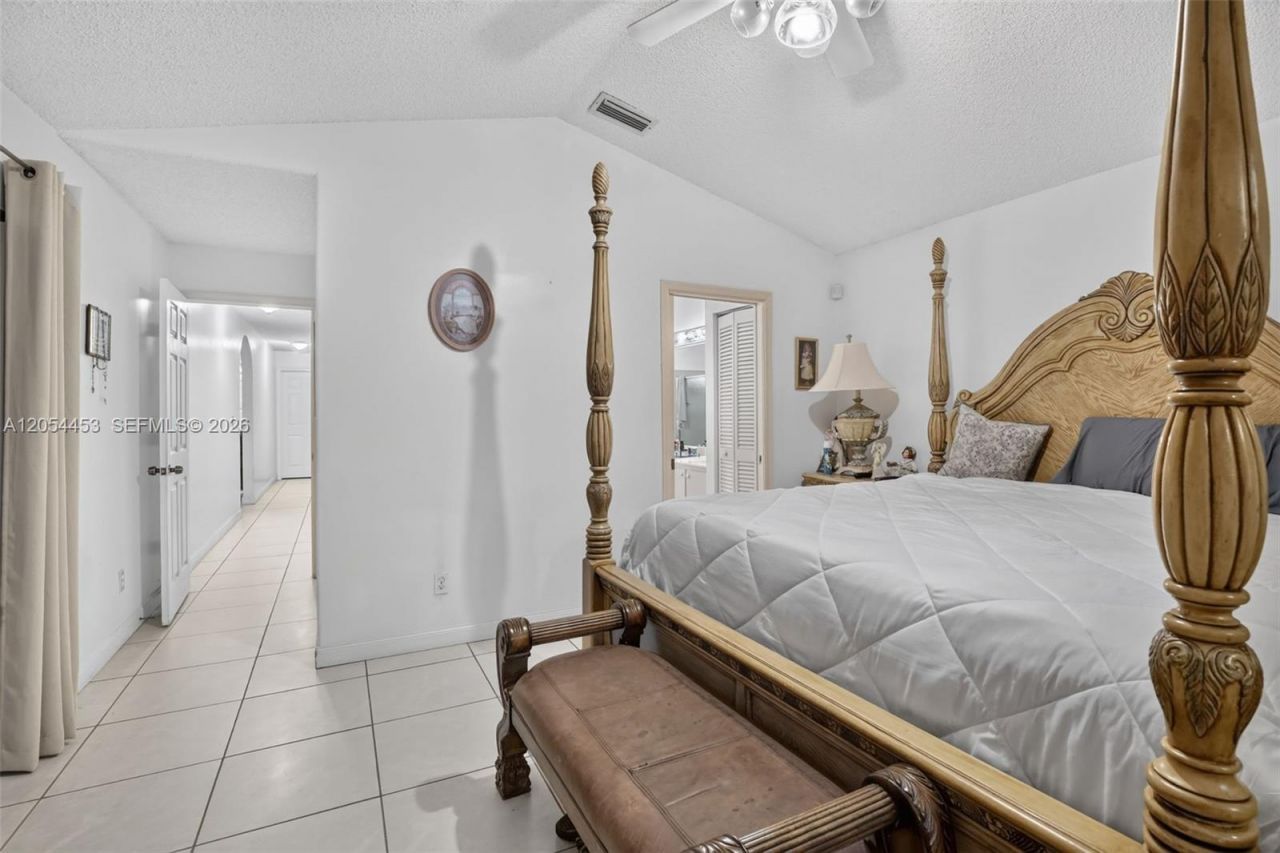 709 NW 177th Ave , Pembroke Pines, FL 33029 Photo