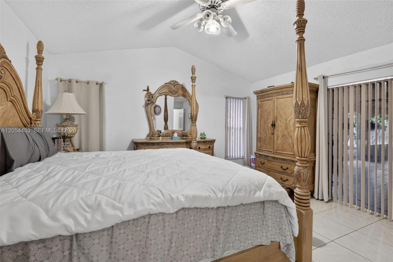 709 NW 177th Ave , Pembroke Pines, FL 33029 Photo