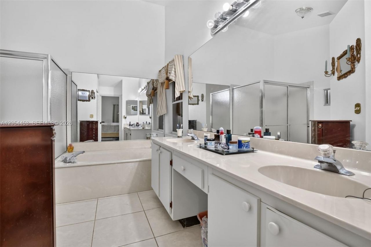 709 NW 177th Ave , Pembroke Pines, FL 33029 Photo