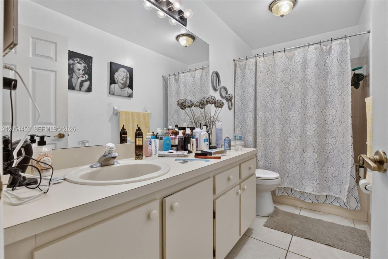 709 NW 177th Ave , Pembroke Pines, FL 33029 Photo