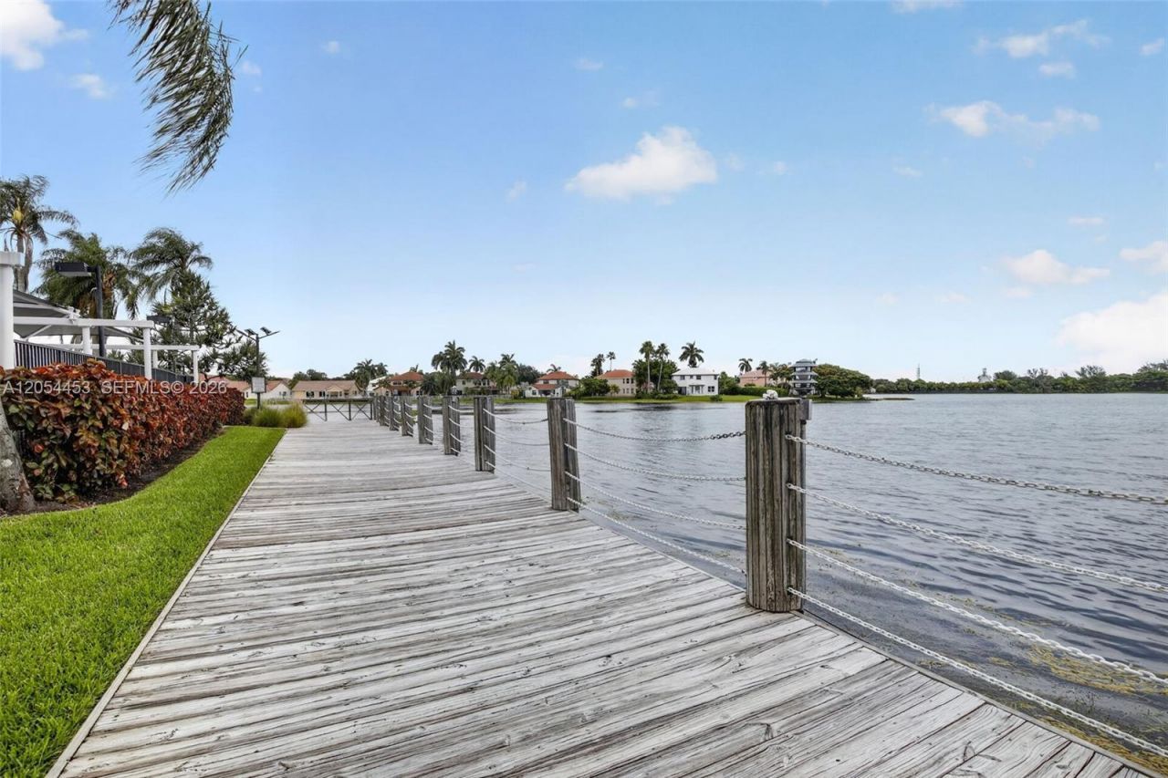 709 NW 177th Ave , Pembroke Pines, FL 33029 Photo