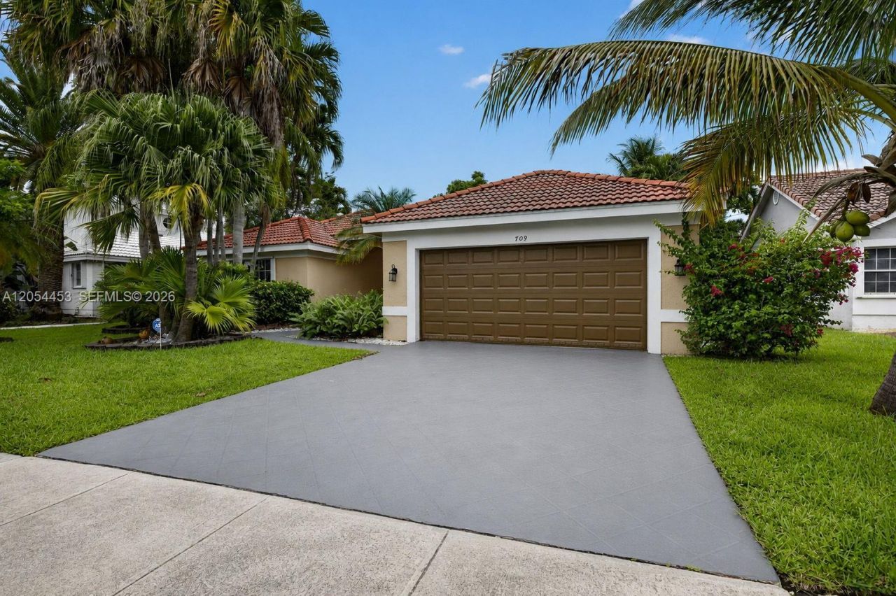 709 NW 177th Ave , Pembroke Pines, FL 33029 Photo