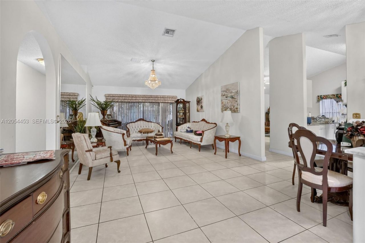 709 NW 177th Ave , Pembroke Pines, FL 33029 Photo