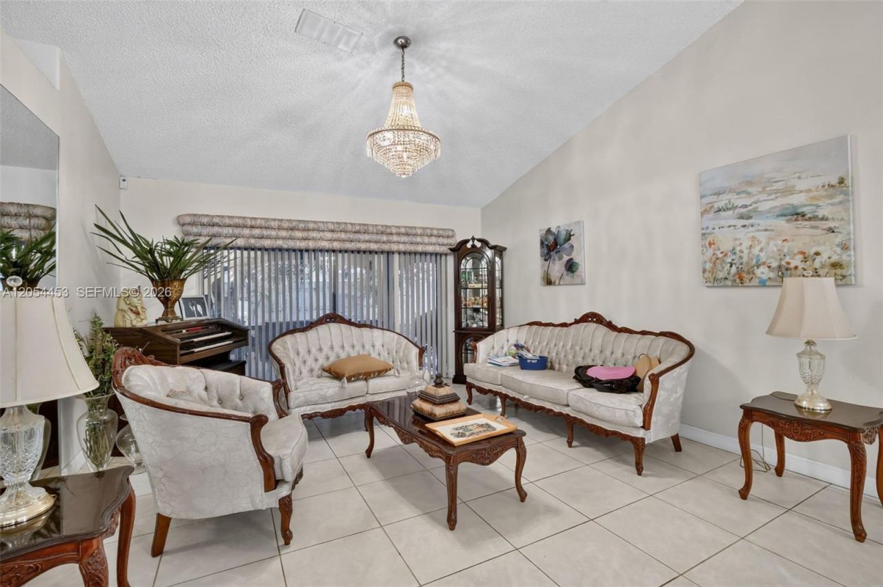 709 NW 177th Ave , Pembroke Pines, FL 33029 Photo