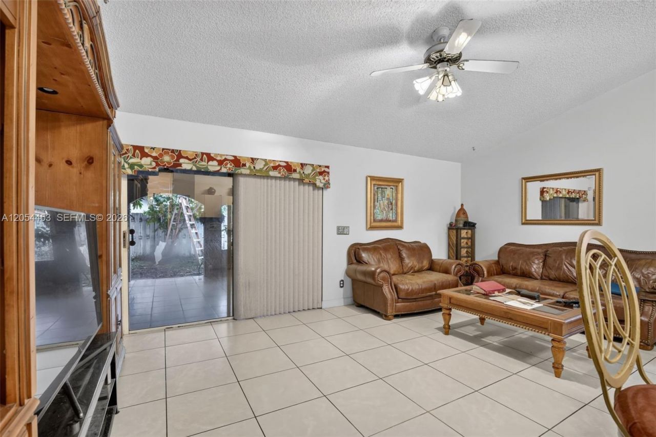 709 NW 177th Ave , Pembroke Pines, FL 33029 Photo