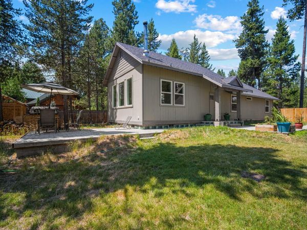17465 Snow Goose Road, Bend, OR 97707