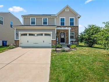 2212 Blazing Star Drive, Tipp City, OH 45371