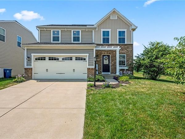 2212 Blazing Star Drive, Tipp City, OH 45371