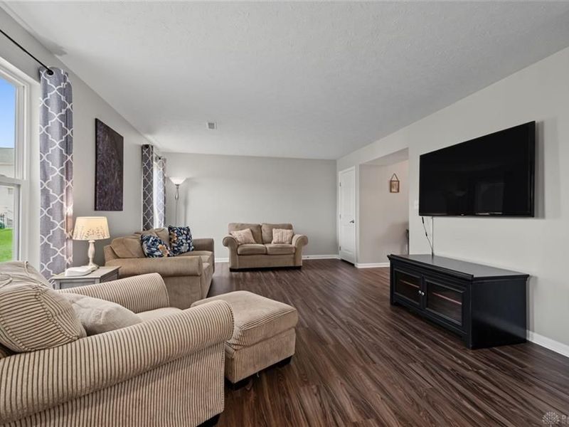 2212 Blazing Star Drive, Tipp City, OH 45371 Photo 10
