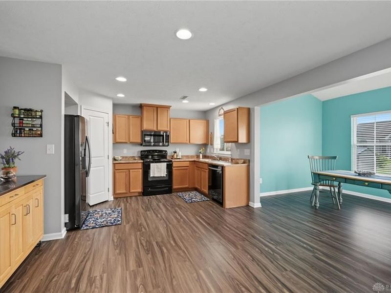 2212 Blazing Star Drive, Tipp City, OH 45371 Photo 11