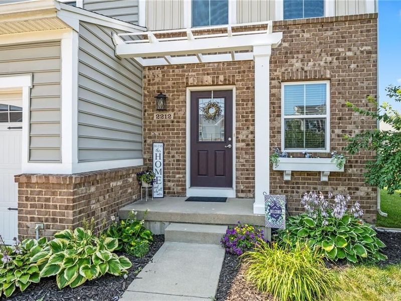 2212 Blazing Star Drive, Tipp City, OH 45371 Photo 4