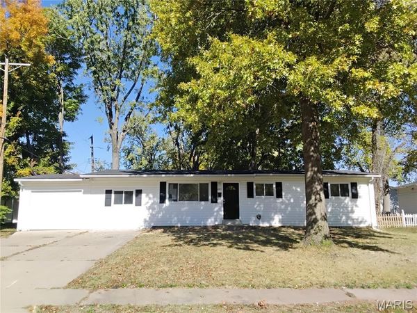 1285 Pamela Drive , Florissant, MO 63031