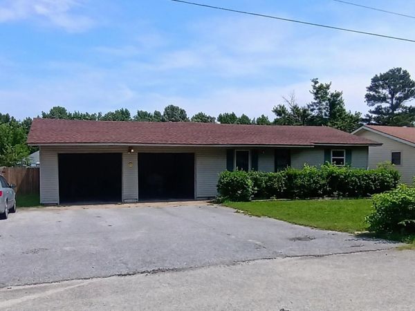 1301 Roberts Dr., Paragould, AR 72450