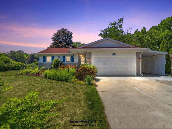 232 Brookside Drive, Flushing, MI 48433
